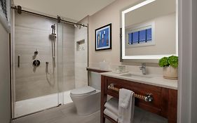 Hyannis Harbor Hotel